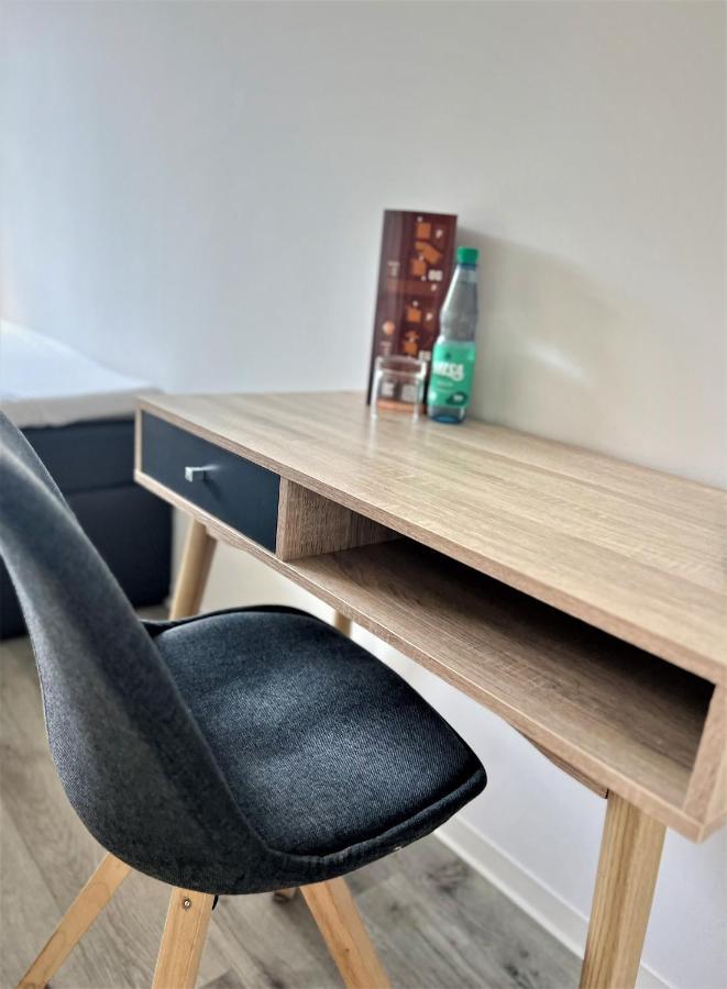 Shipyard Guesthouse Gaestehaus Fuer Geschaeftsreisende Und Monteure An Der Elsflether Werft Und Trainingcenter Heinemann Solutions Gmbh ภายนอก รูปภาพ